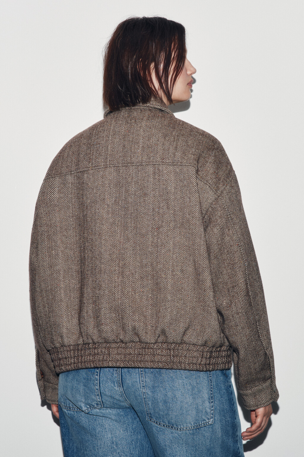 Куртка-бомбер драповая в елочку - цвет бежевый - 3