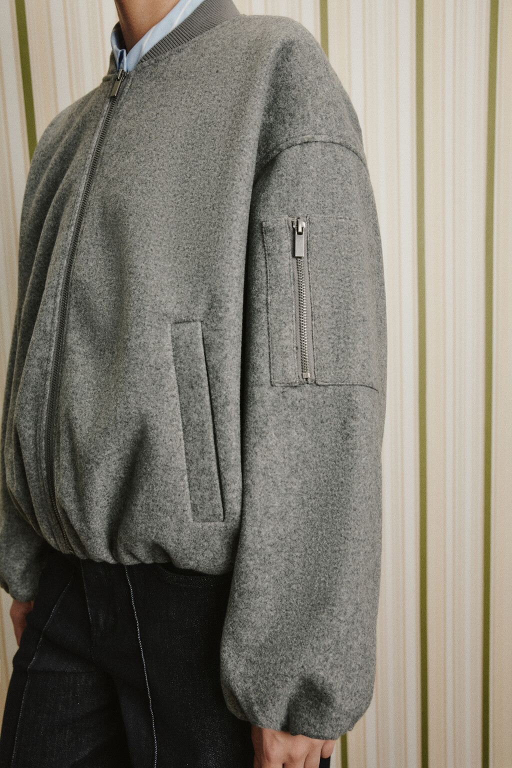 Куртка-бомбер из драповой ткани без капюшона - цвет серый - 7