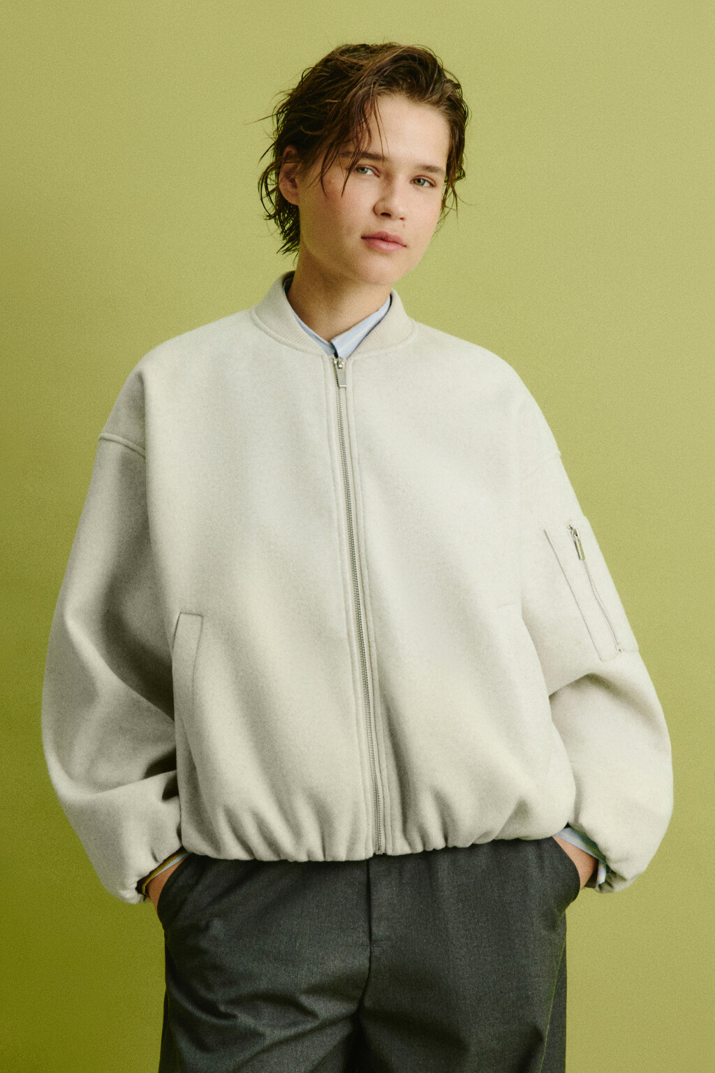 Куртка-бомбер из драповой ткани без капюшона - цвет молочный - 4