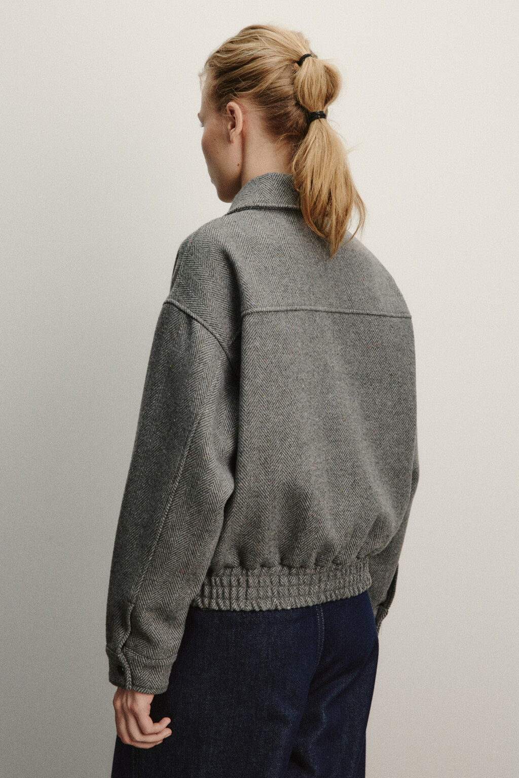 Куртка-бомбер драповая с отложным воротником - цвет серый - 4