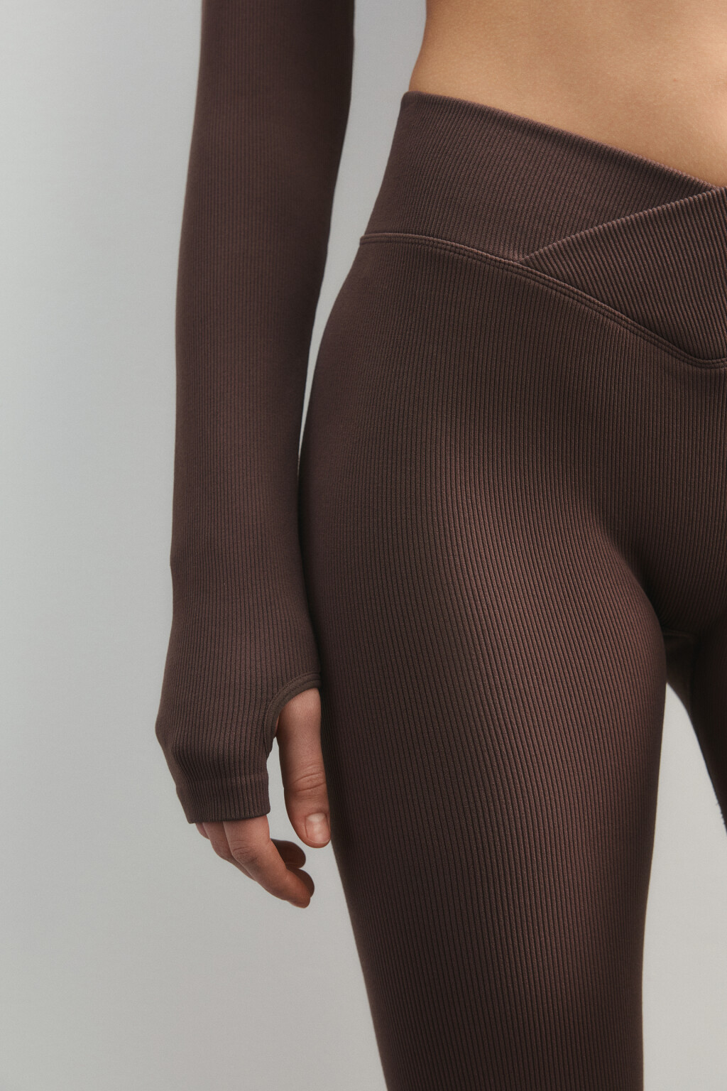 Леггинсы спортивные в рубчик с надписью - цвет коричневый - 7
