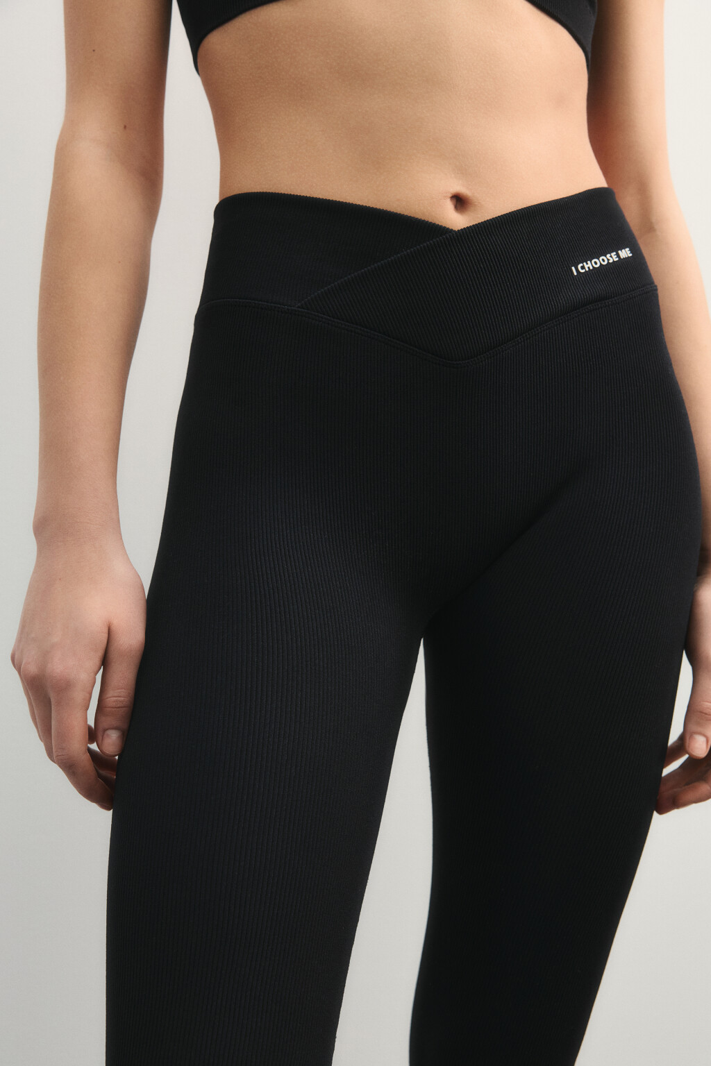 Леггинсы спортивные в рубчик с надписью - цвет черный - 5