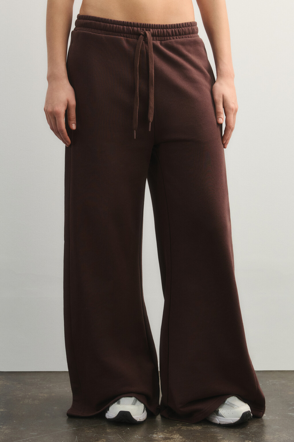 Брюки спортивные широкие из футера - цвет коричневый - 2