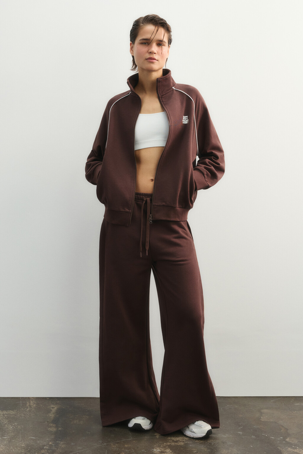 Брюки спортивные широкие из футера - цвет коричневый - 4