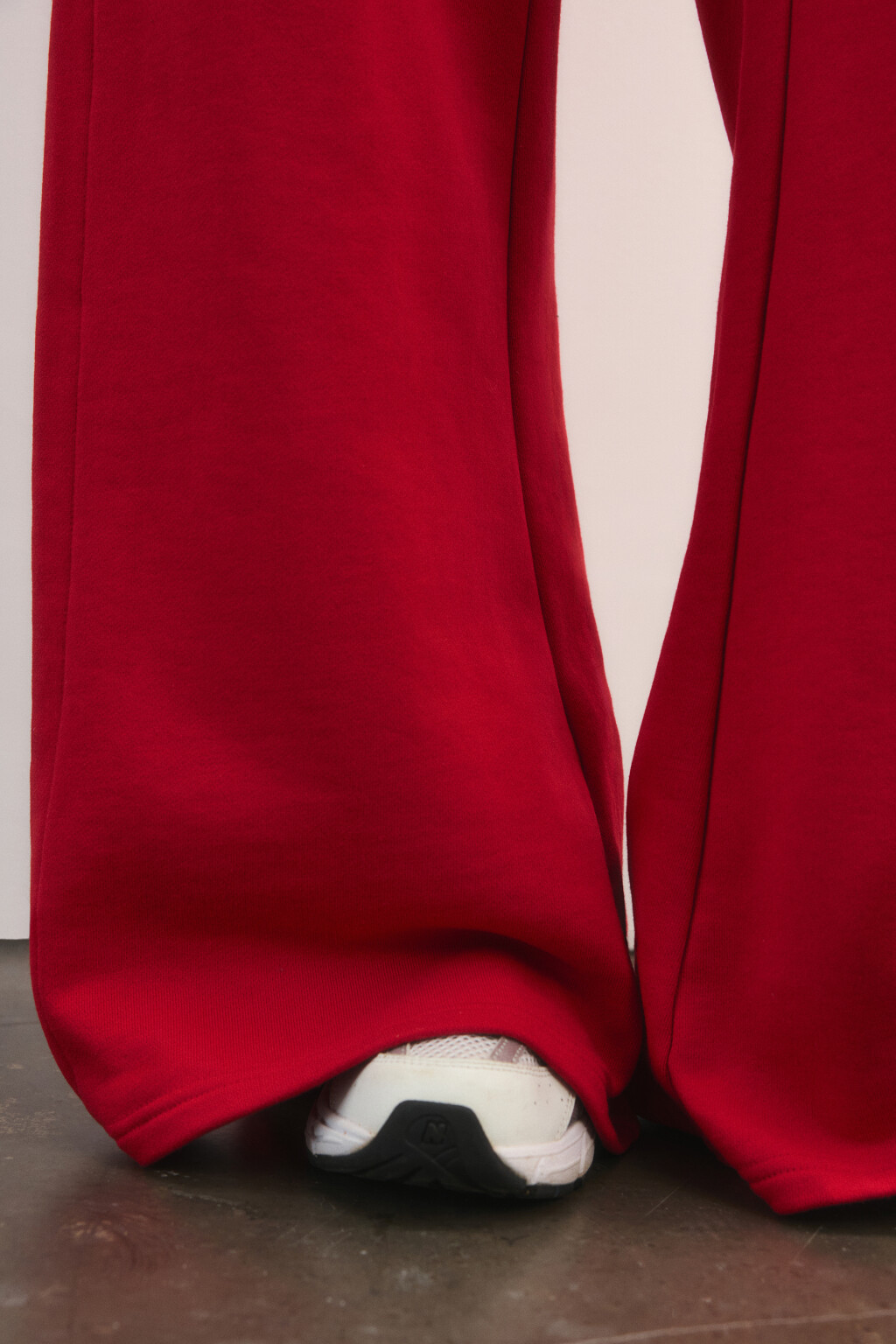 Брюки спортивные широкие из футера - цвет красный - 6