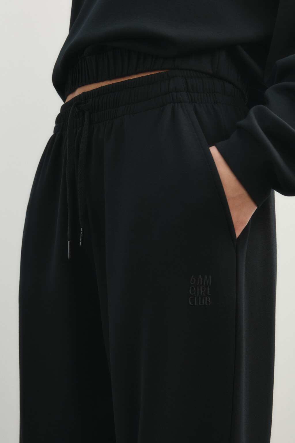 Брюки-джоггеры спортивные с высокой посадкой - цвет черный - 8