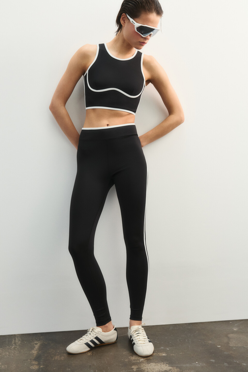 легинсы спортивные с лампасами - цвет черный - 1