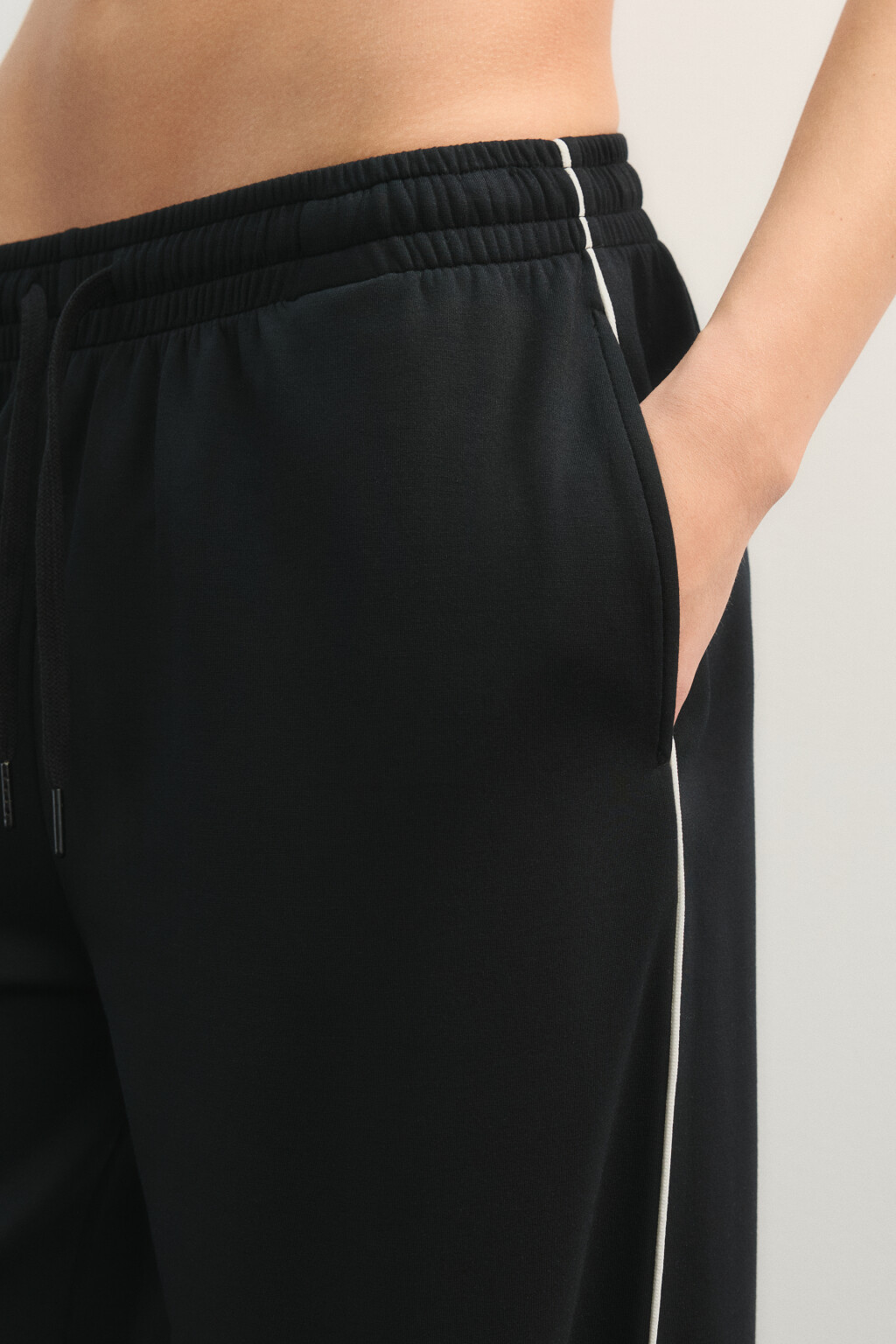 Брюки спортивные из модала с лампасами - цвет черный - 8