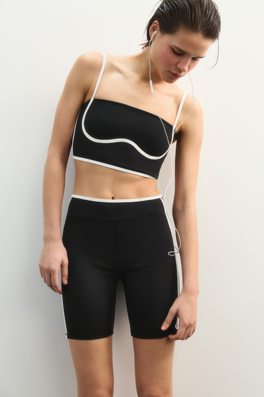 Шорты-велосипедки спортивные с лампасами - цвет черный - 1