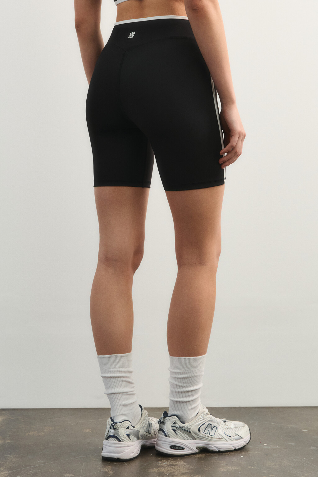 Шорты-велосипедки спортивные с лампасами - цвет черный - 3