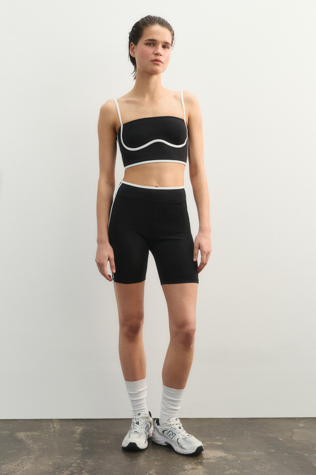 Шорты-велосипедки спортивные с лампасами - цвет черный - 4