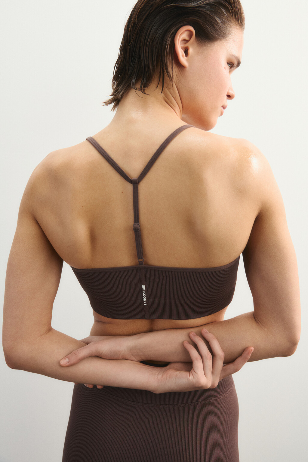Бюстгальтер-топ спортивный в рубчик - цвет коричневый - 7