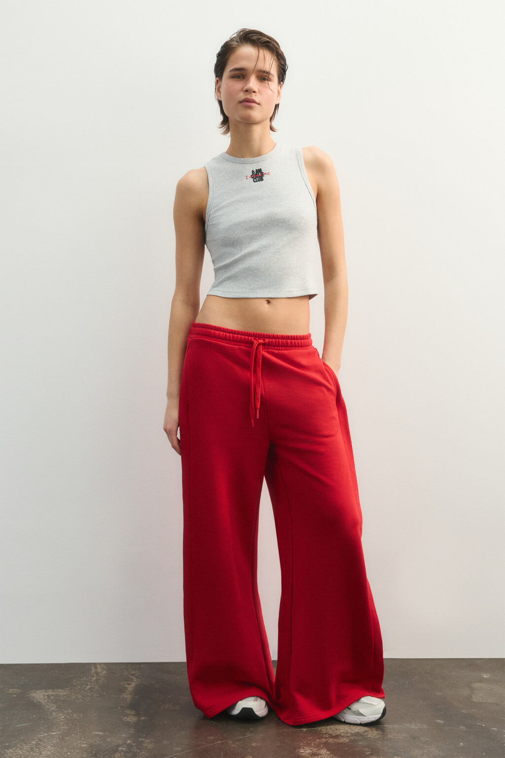 Майка-топ спортивная облегающая в рубчик - цвет серый - 4