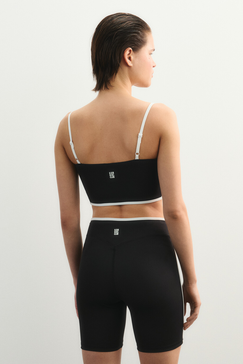 Майка-топ спортивная с контрастной окантовкой - цвет черный - 4