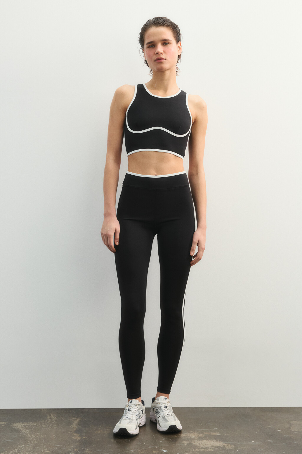 майка-топ спортивная с контрастной окантовкой - цвет черный - 5