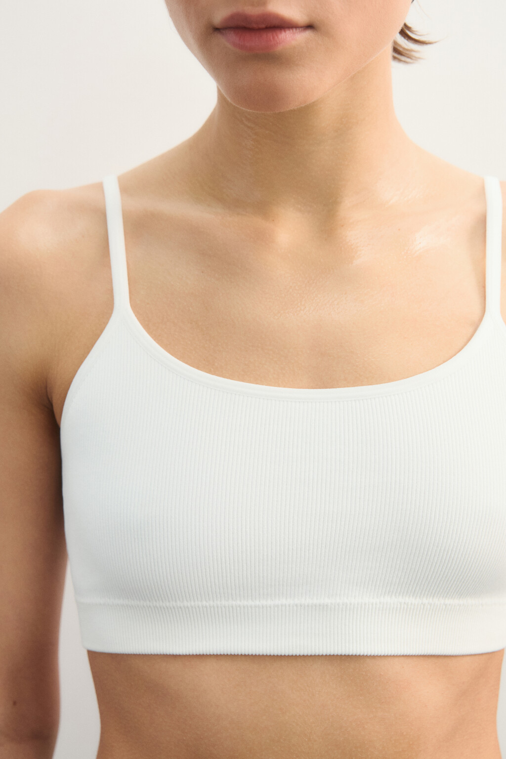 Бюстгальтер-топ спортивный в рубчик - цвет ванильный - 6