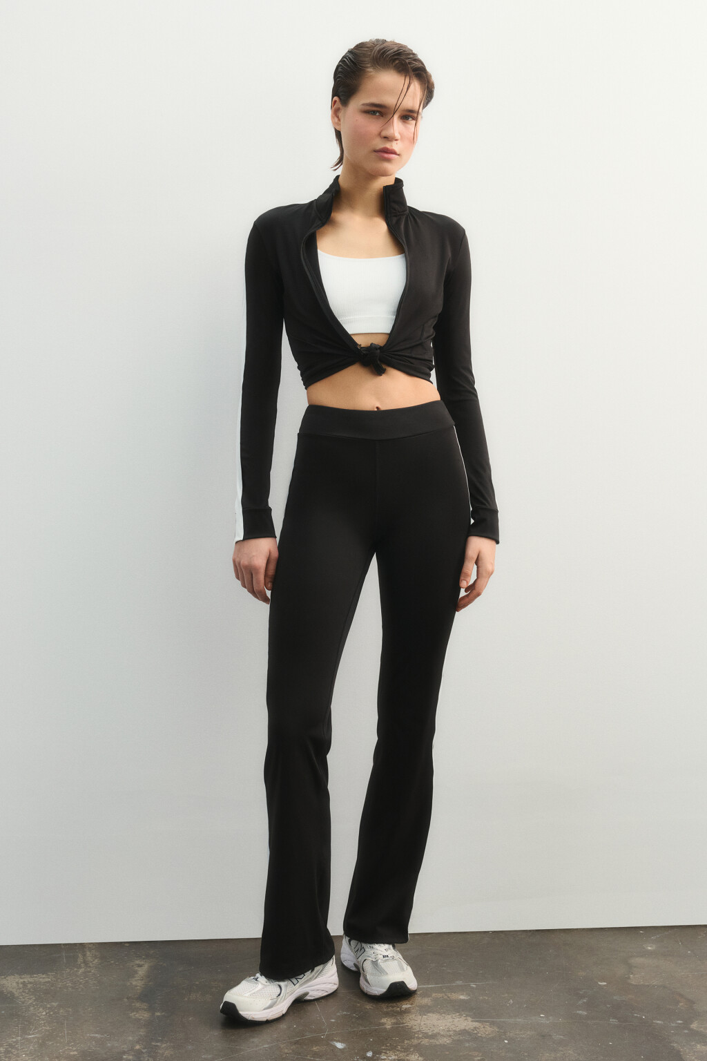 Лонгслив спортивный облегающий на молнии с лампасами - цвет черный - 4