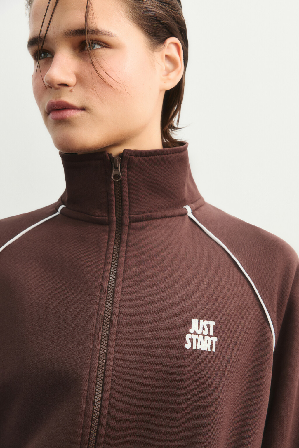 худи спортивная оверсайз из футера с принтом - цвет коричневый - 5