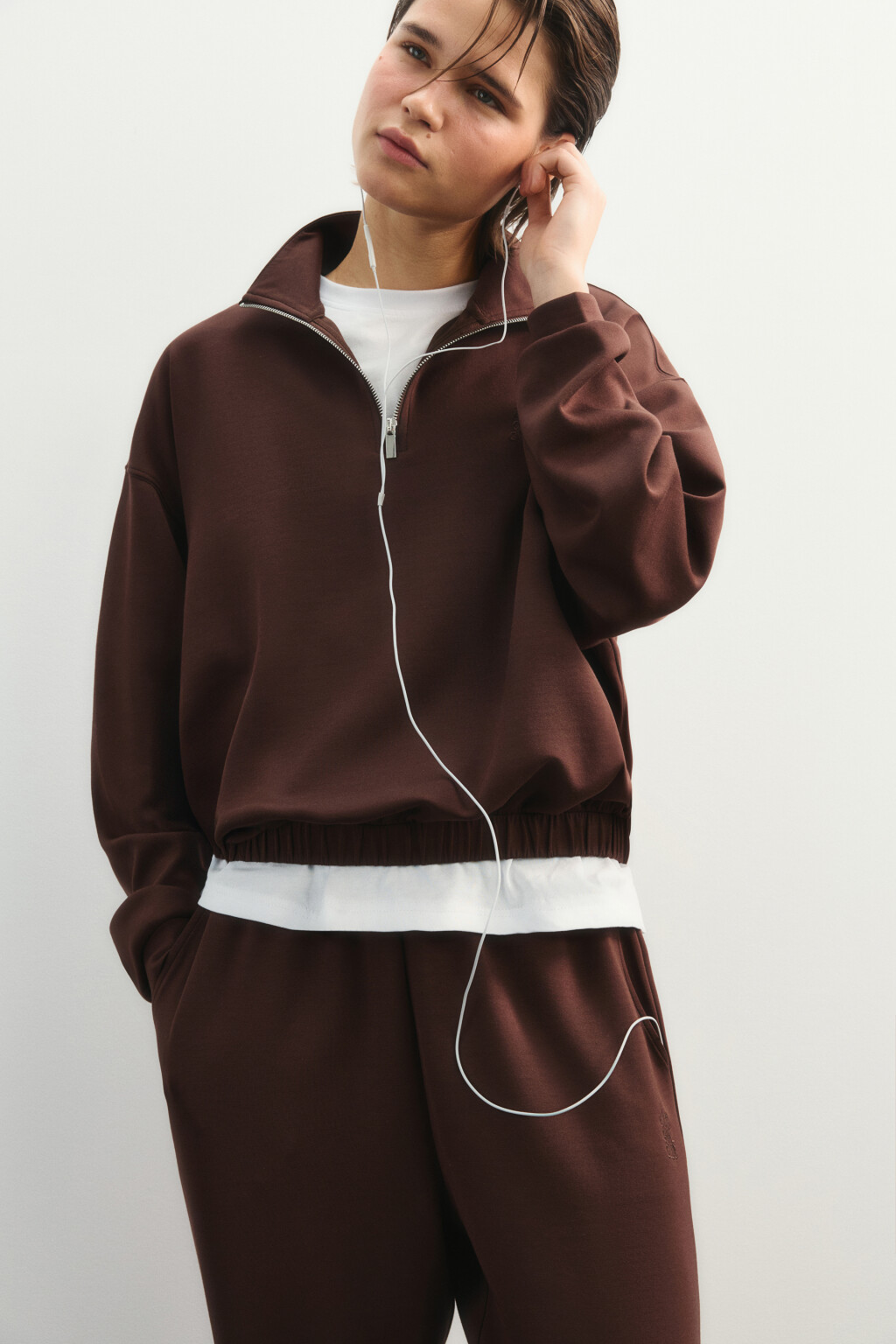 Худи спортивная из модала с воротником-стойкой - цвет коричневый - 2