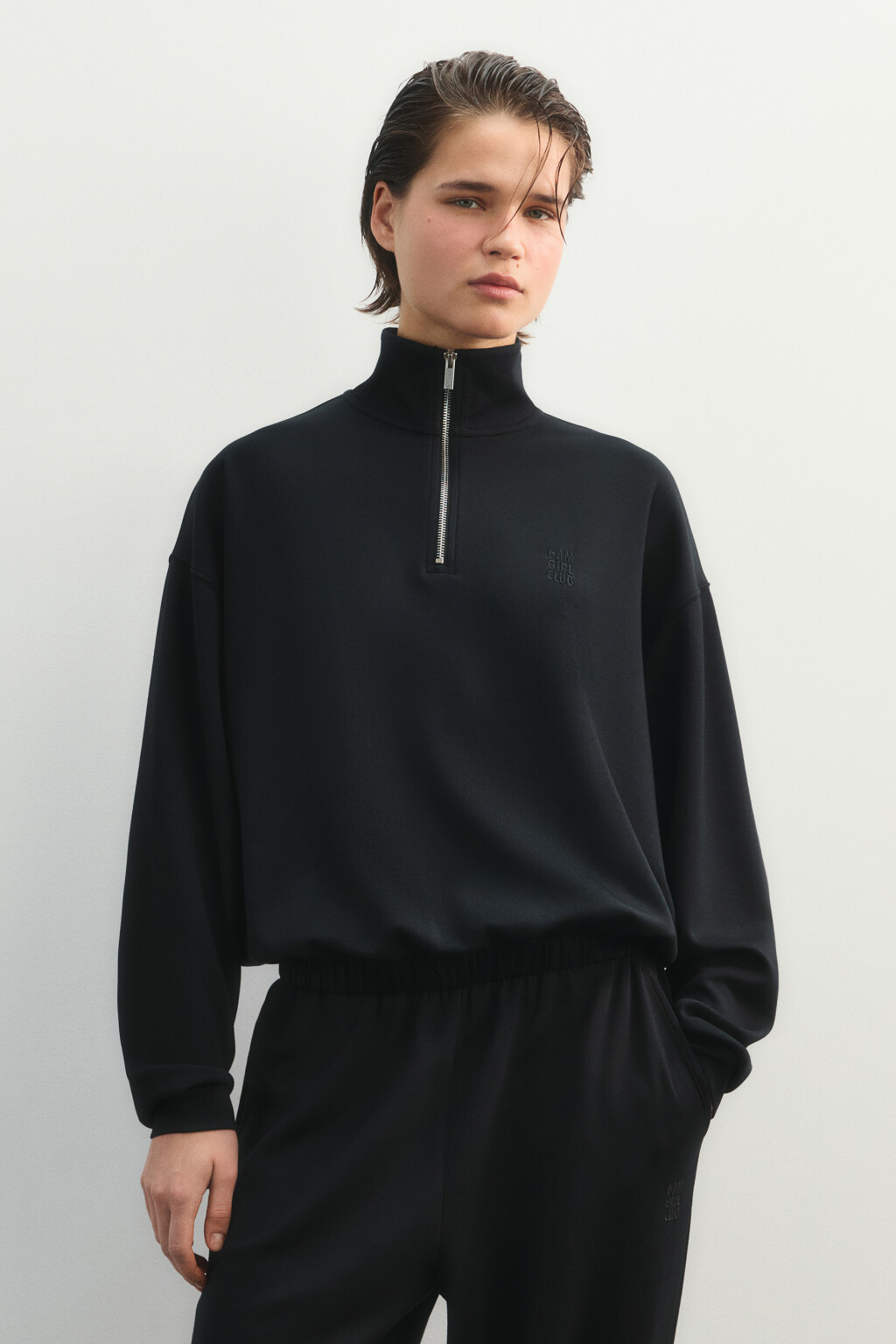 Худи спортивная из модала с воротником-стойкой - цвет черный - 4