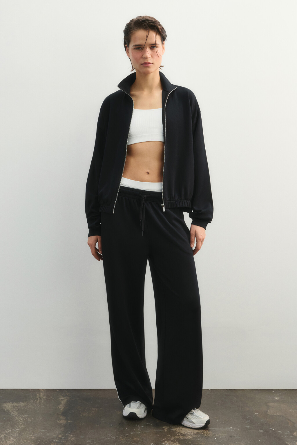 Худи-зипка спортивная из модала с лампасами - цвет черный - 5