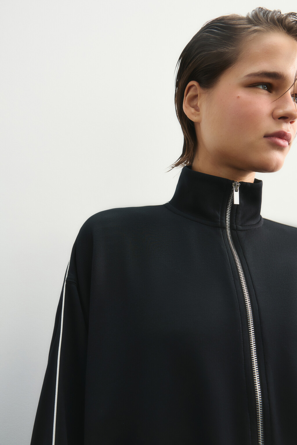 Худи-зипка спортивная из модала с лампасами - цвет черный - 6