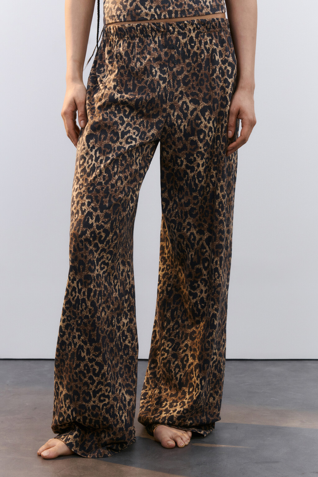 Брюки домашние хлопковые в полоску с нашивкой - цвет мультиколор - 2