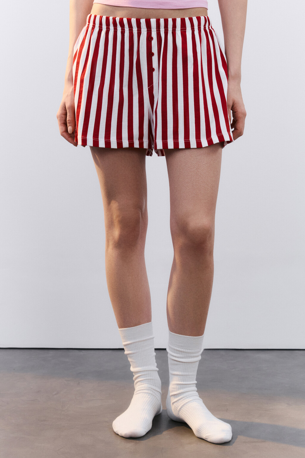 Шорты домашние хлопковые с принтом и пуговицами - цвет красный - 2