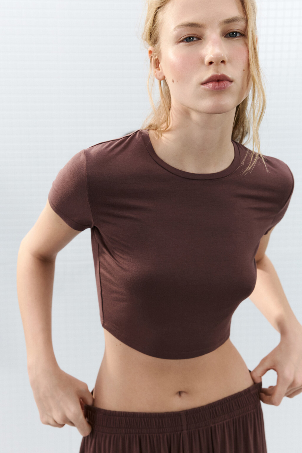 Футболка-топ домашняя укороченная - цвет коричневый - 1