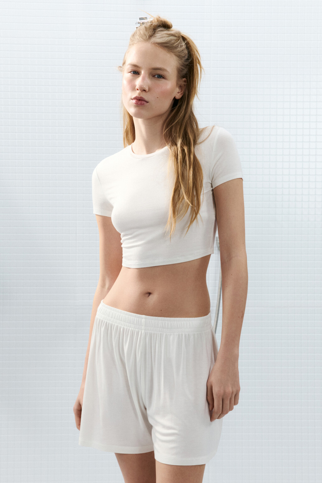 Футболка-топ домашняя укороченная - цвет ванильный - 3