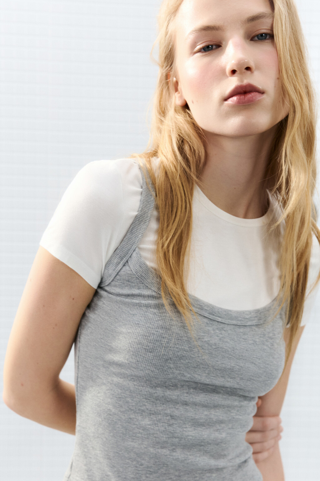 Майка облегающая в рубчик - цвет серый - 5
