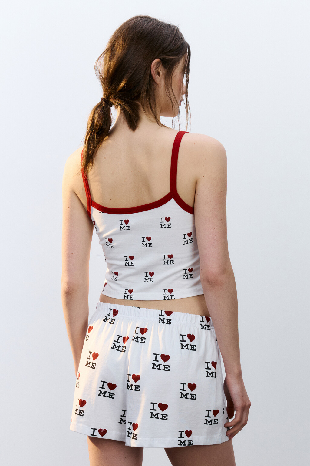 Майка-топ домашняя облегающая с принтом - цвет белый - 3