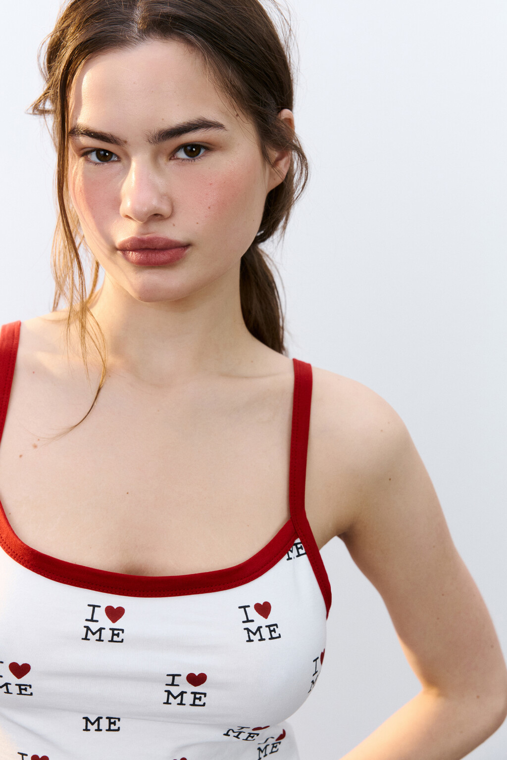 Майка-топ домашняя облегающая с принтом - цвет белый - 5