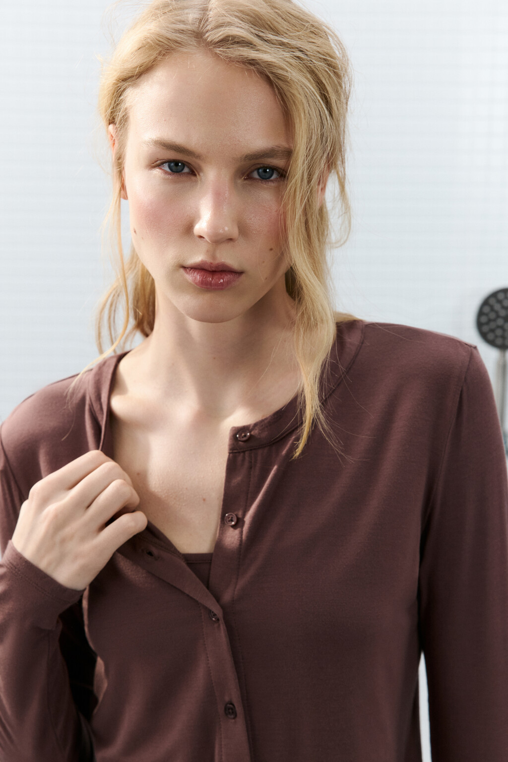 Лонгслив домашний вискозный на пуговицах - цвет коричневый - 6