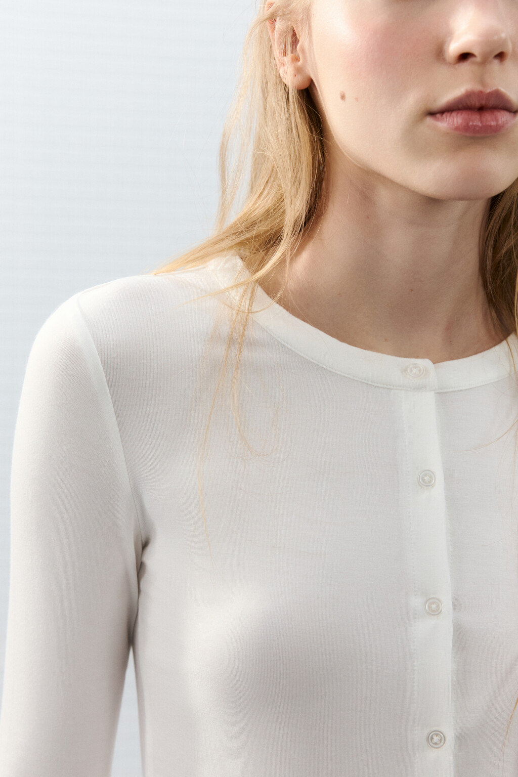 Лонгслив домашний вискозный на пуговицах - цвет ванильный - 5