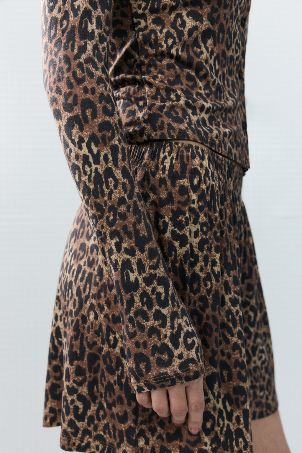 Лонгслив домашний вискозный на пуговицах - цвет мультиколор - 6