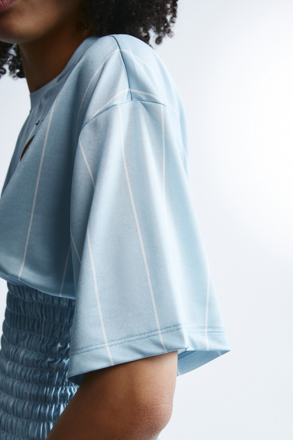 Футболка-джерси с декоративной сборкой - цвет голубой - 6