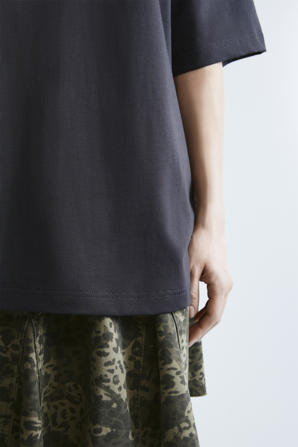 Футболка хлопковая oversize с надписью - цвет черный - 7