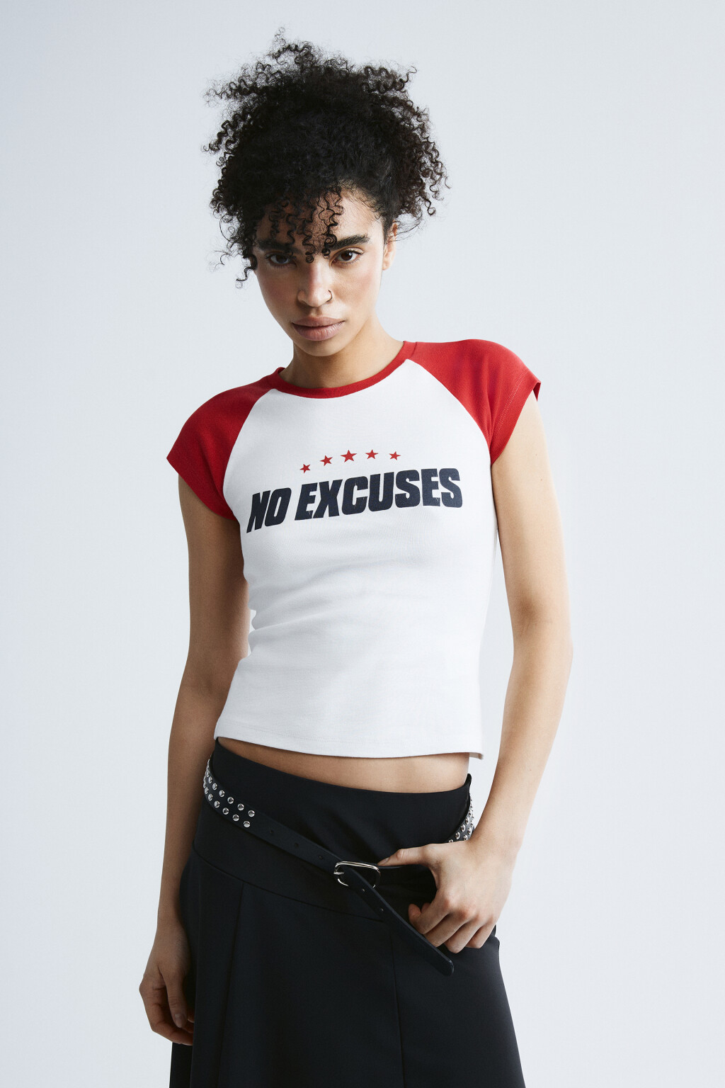 Футболка-топ облегающая с надписью - цвет красный - 2