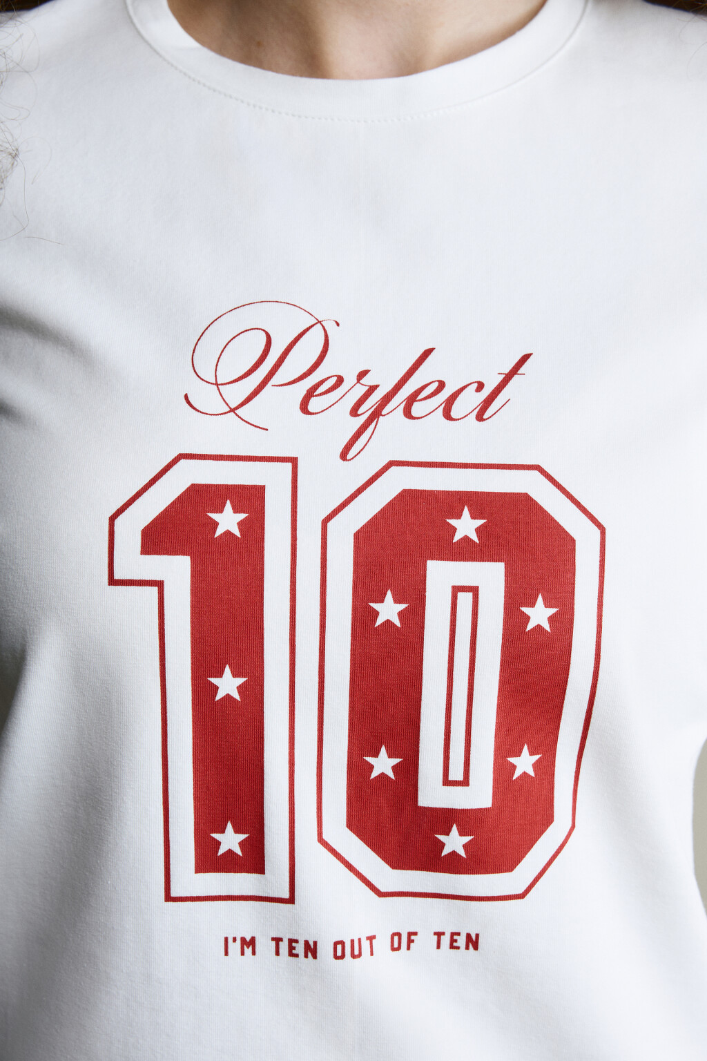 Футболка полуприлегающая с принтом - цвет белый - 6