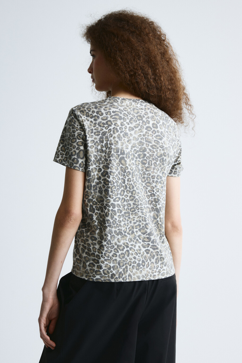 Футболка полуприлегающая с принтом - цвет мультиколор - 4