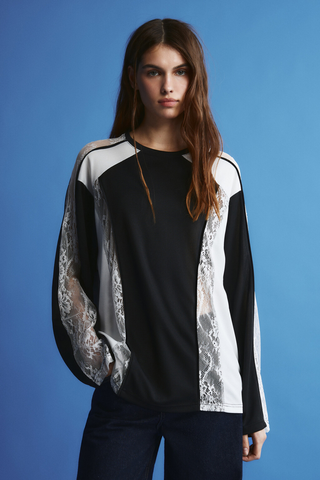 Лонгслив с кружевными вставками - цвет черный - 3