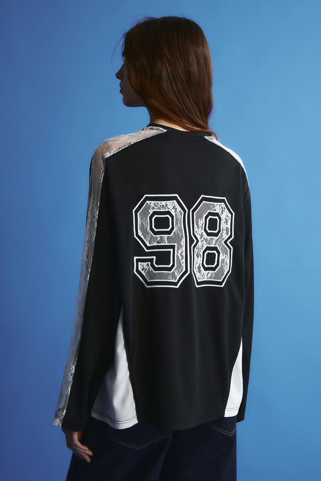 Лонгслив с кружевными вставками - цвет черный - 4