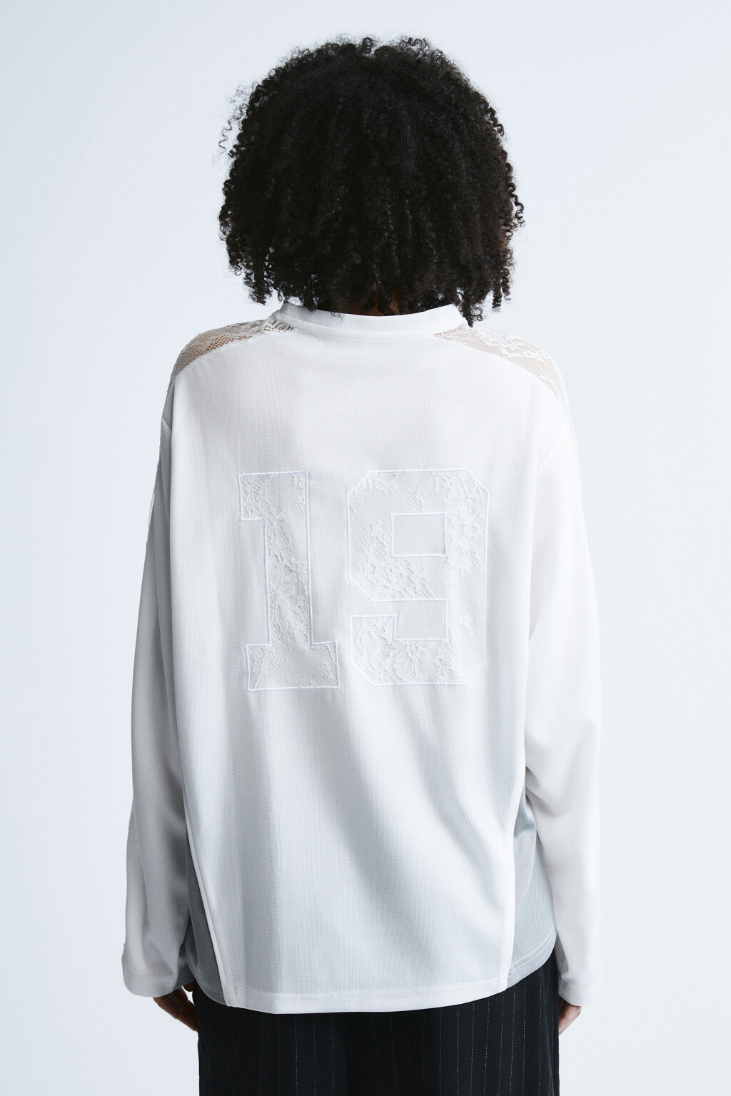 Лонгслив с кружевными вставками - цвет белый - 3