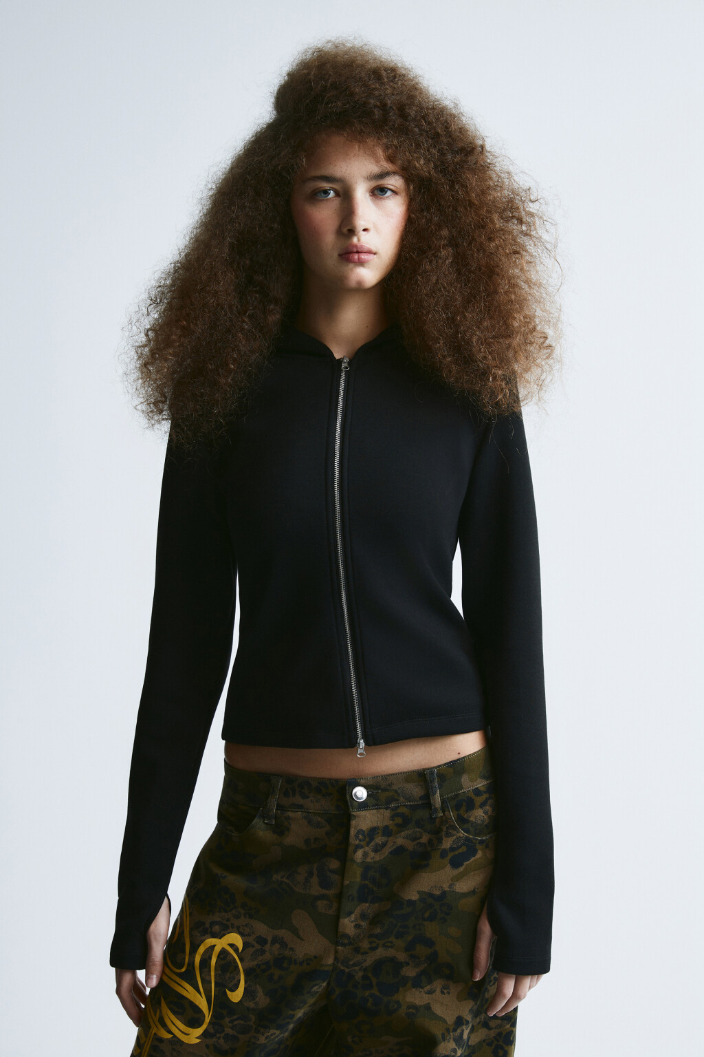 Худи-зипка облегающая - цвет черный - 2