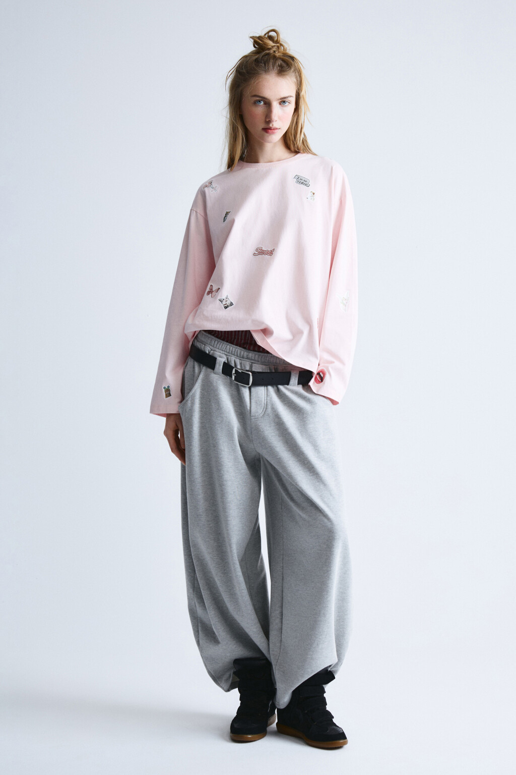 Лонгслив хлопковый oversize со стикерами - цвет розовый - 4