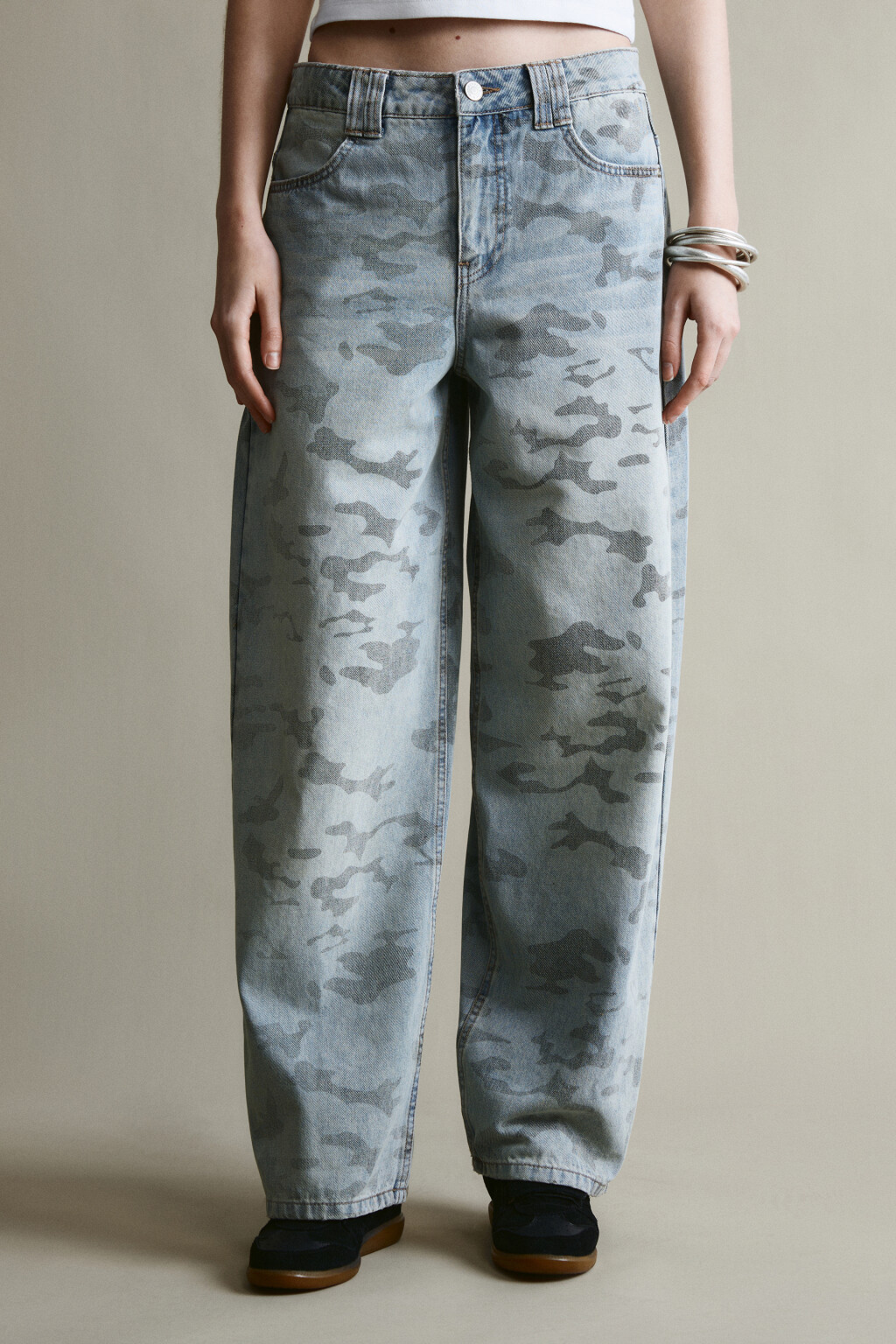 Джинсы baggy fit с принтом - цвет синий - 2