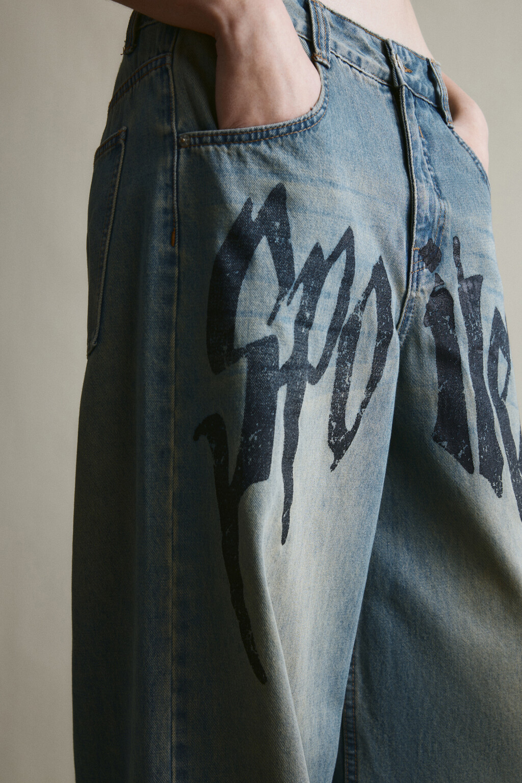 Джинсы baggy fit с принтом - цвет синий - 6