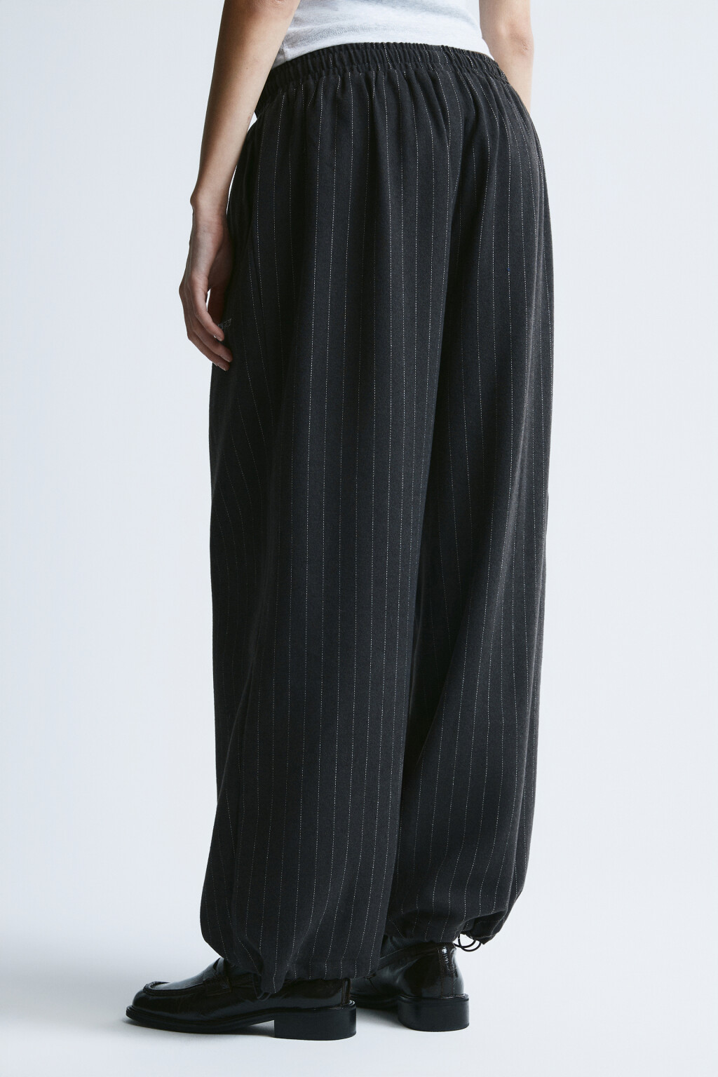 Брюки широкие в полосочку - цвет черный - 3