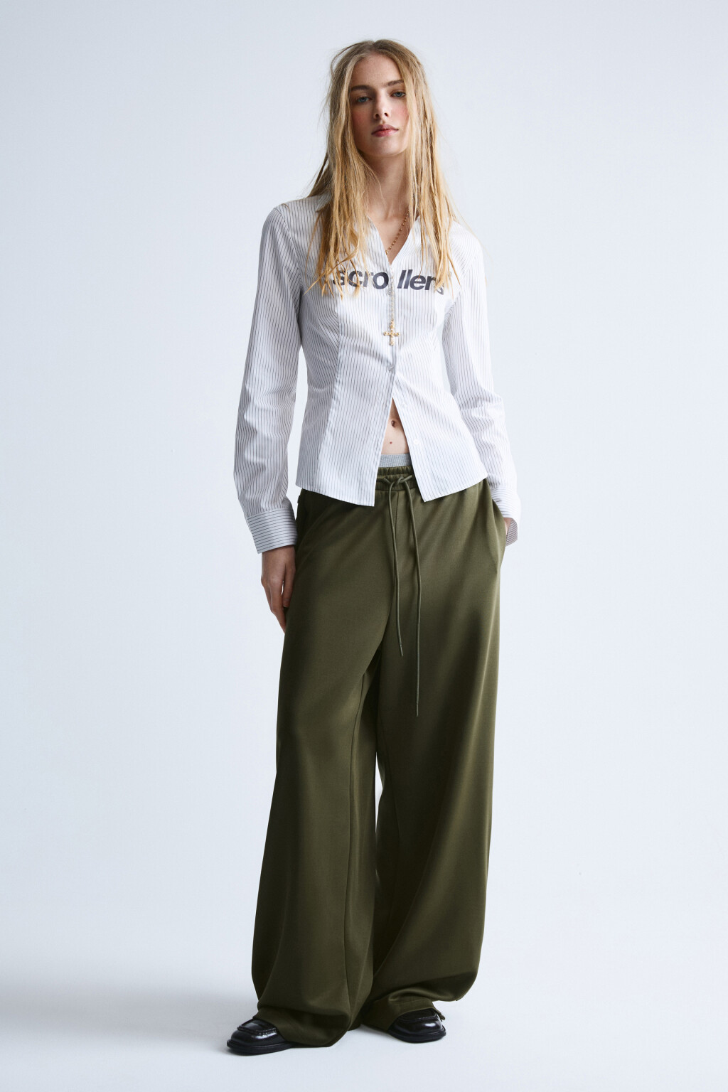 Брюки wide leg со средней посадкой и заклепками - цвет зеленый - 6